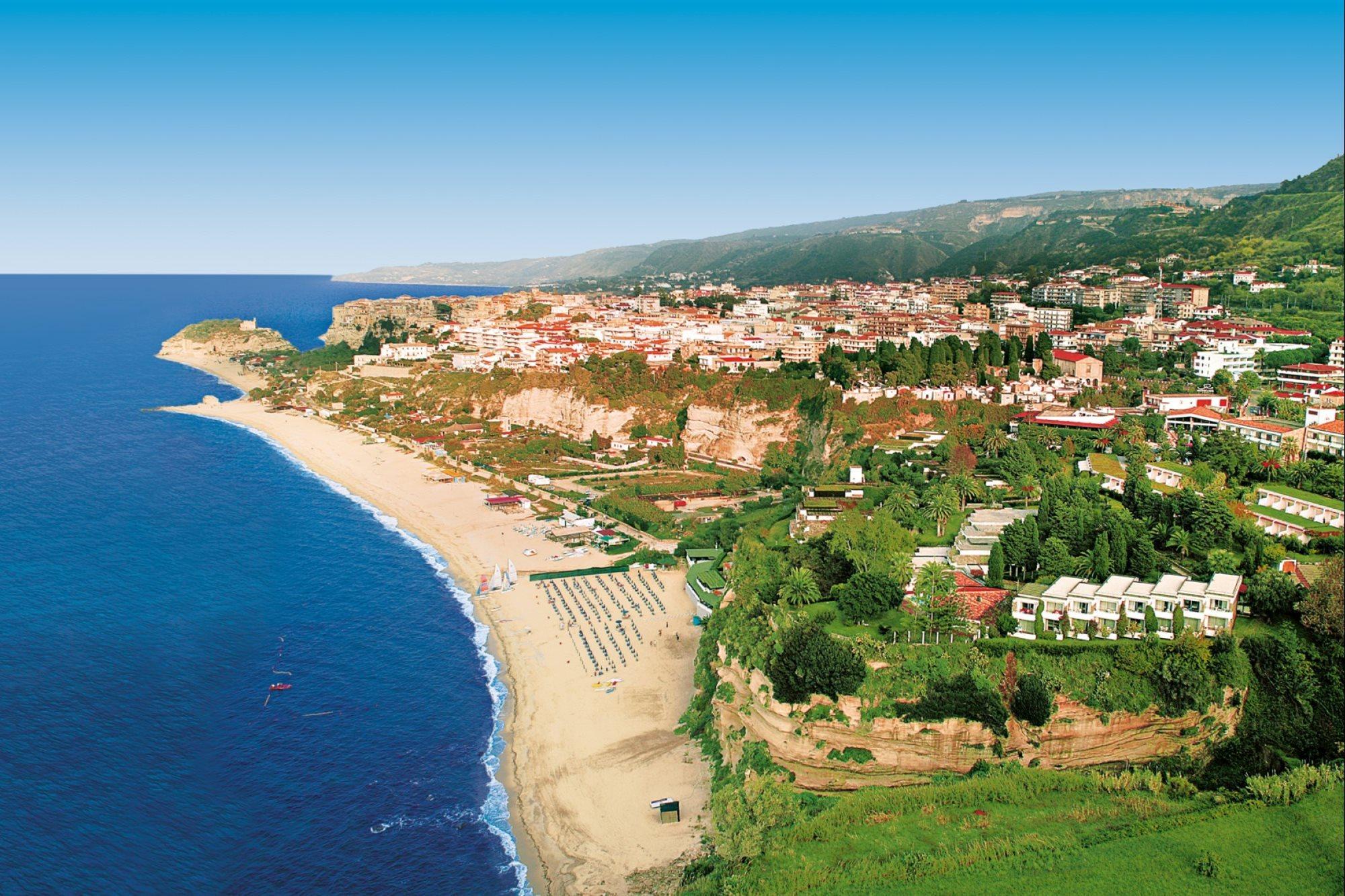 ホテル Aldiana Club Rocca Nettuno Calabria トロペーア エクステリア 写真