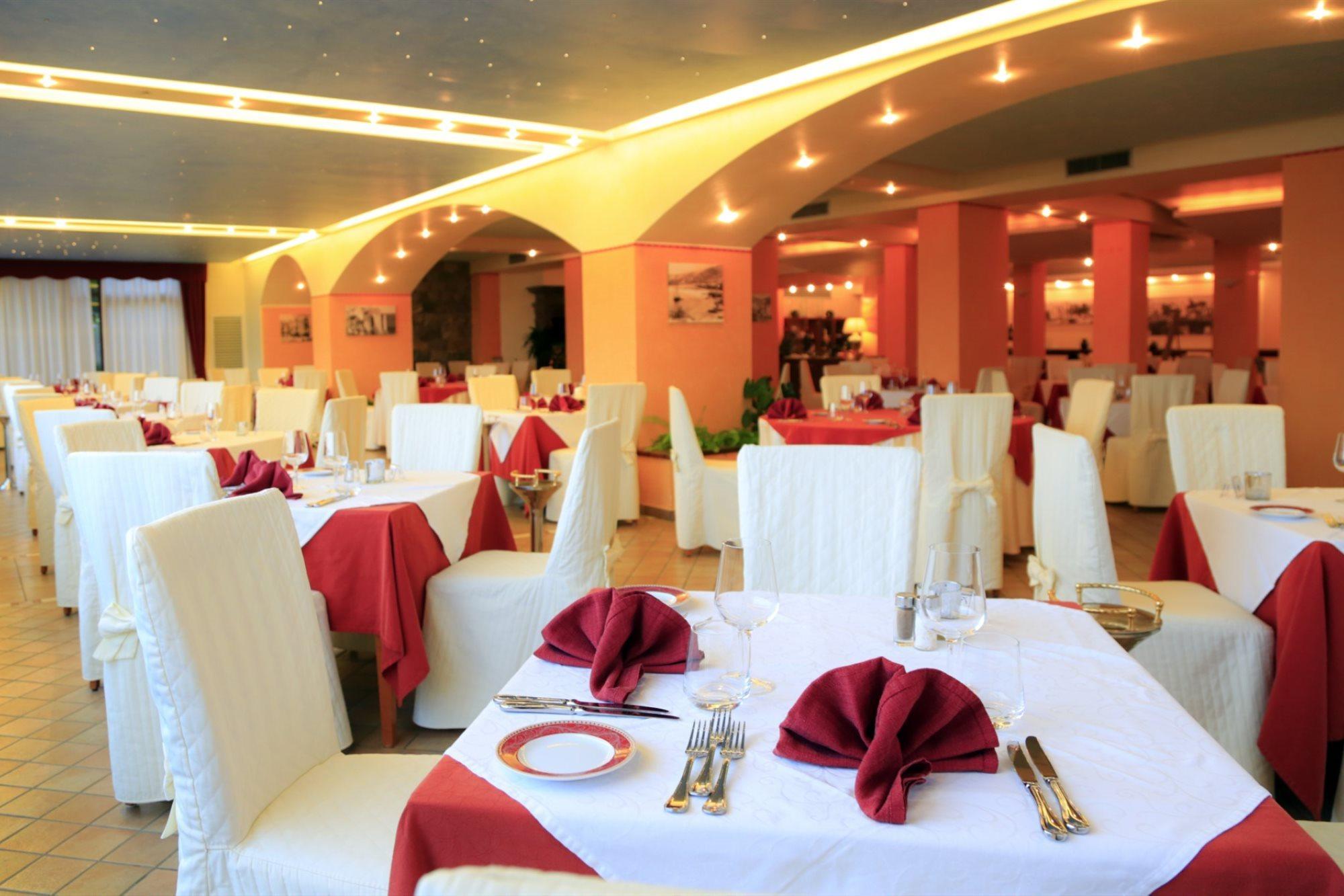 ホテル Aldiana Club Rocca Nettuno Calabria トロペーア エクステリア 写真