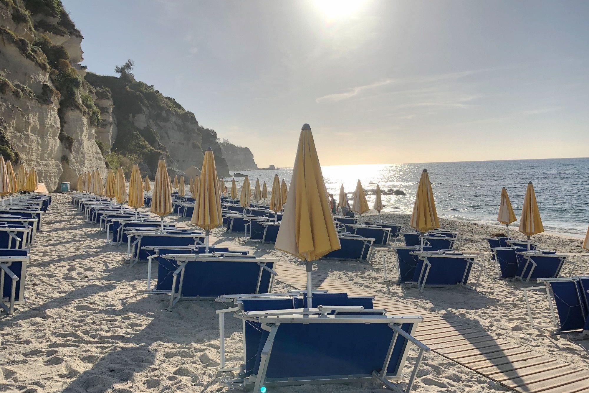 ホテル Aldiana Club Rocca Nettuno Calabria トロペーア エクステリア 写真