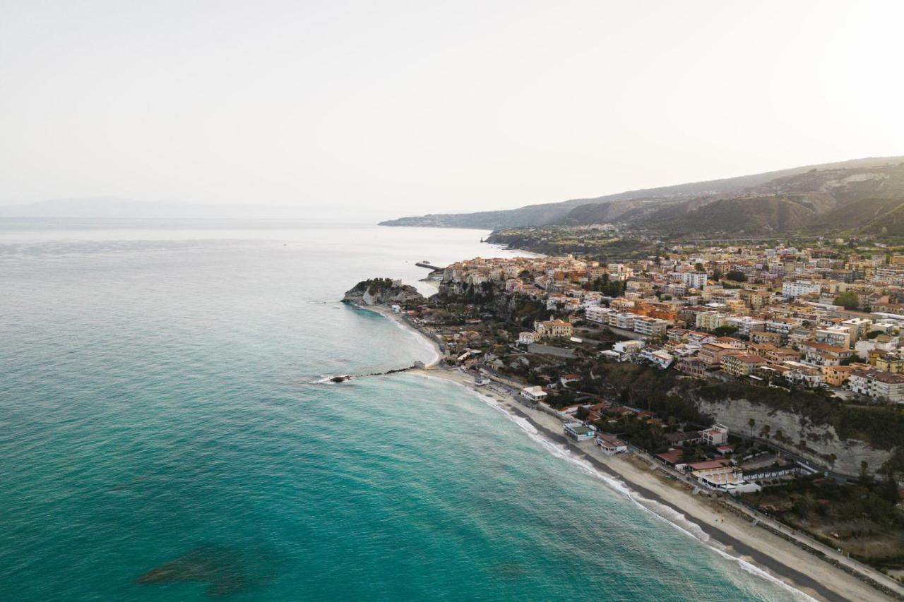 ホテル Aldiana Club Rocca Nettuno Calabria トロペーア エクステリア 写真