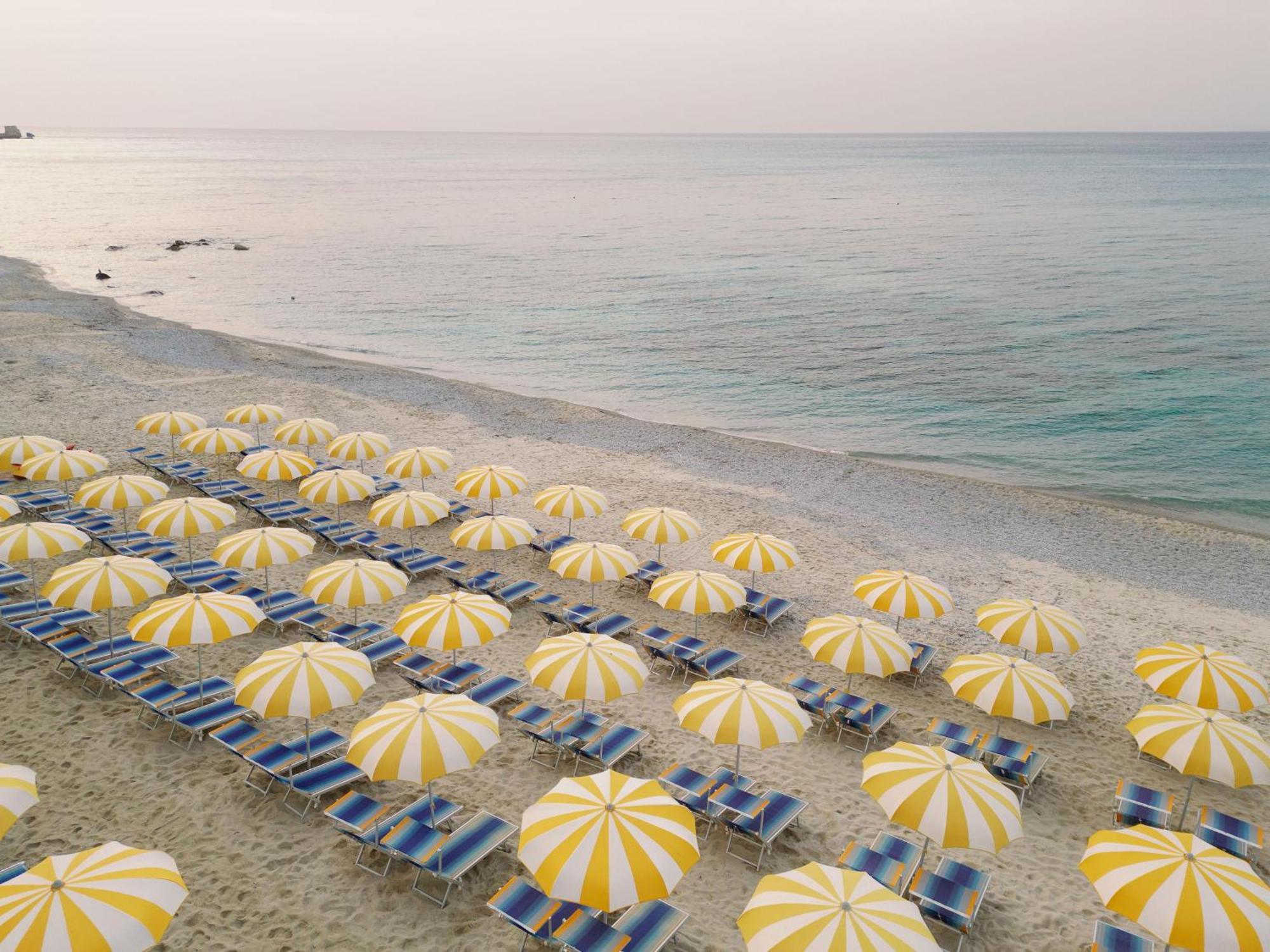 ホテル Aldiana Club Rocca Nettuno Calabria トロペーア エクステリア 写真